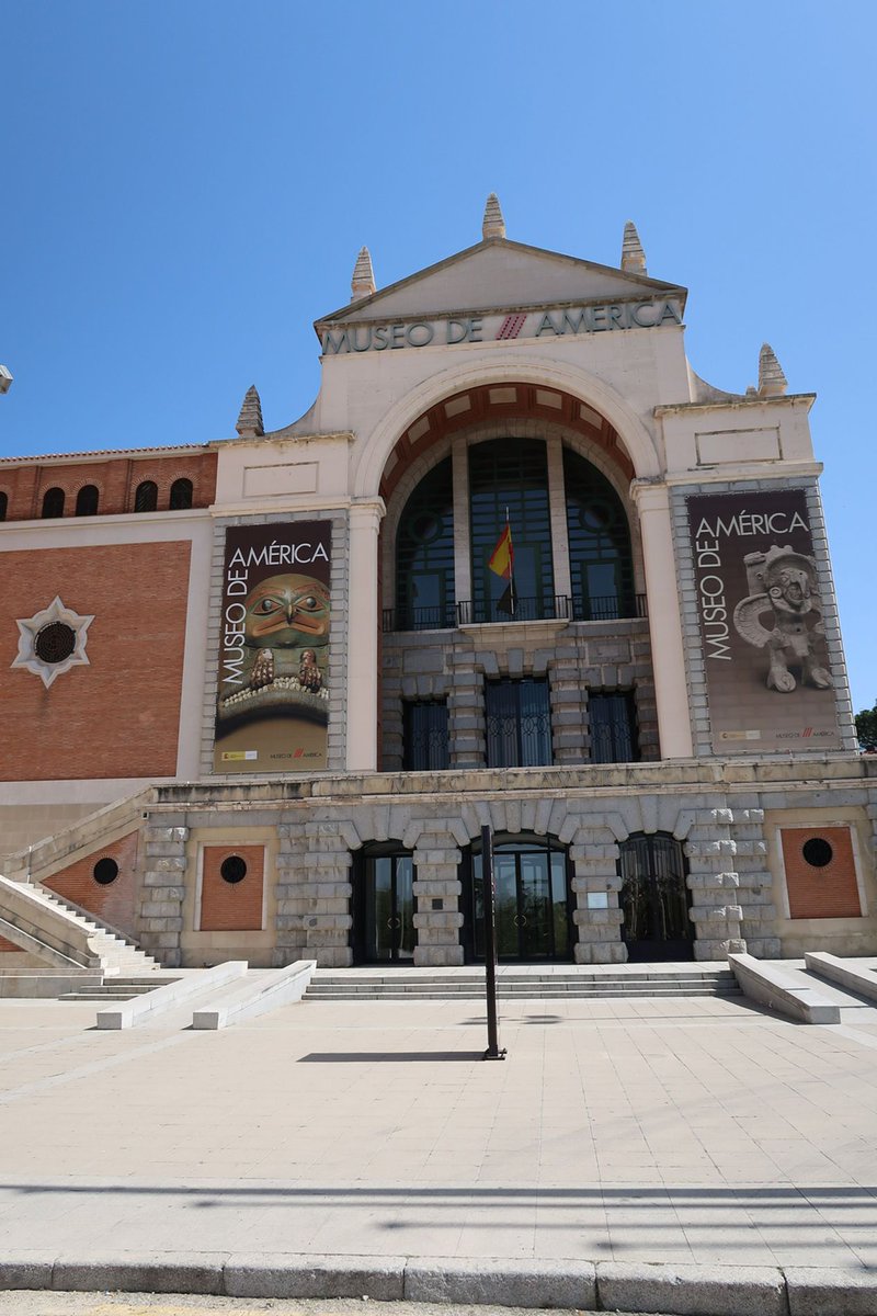 Mariadecuenca's tweet photo. #CuriosidadesMadrileñas El 13 de julio de 1944 se inauguraba en #Madrid el @MuseoDeAmerica. De arquitectura neocolonial alberga una importante colección. ¡Enhorabuena! #ArteAlInstante #cultura#historia #MuseoDeAmerica #Aniversario https://t.co/AKDd5KCfD5
