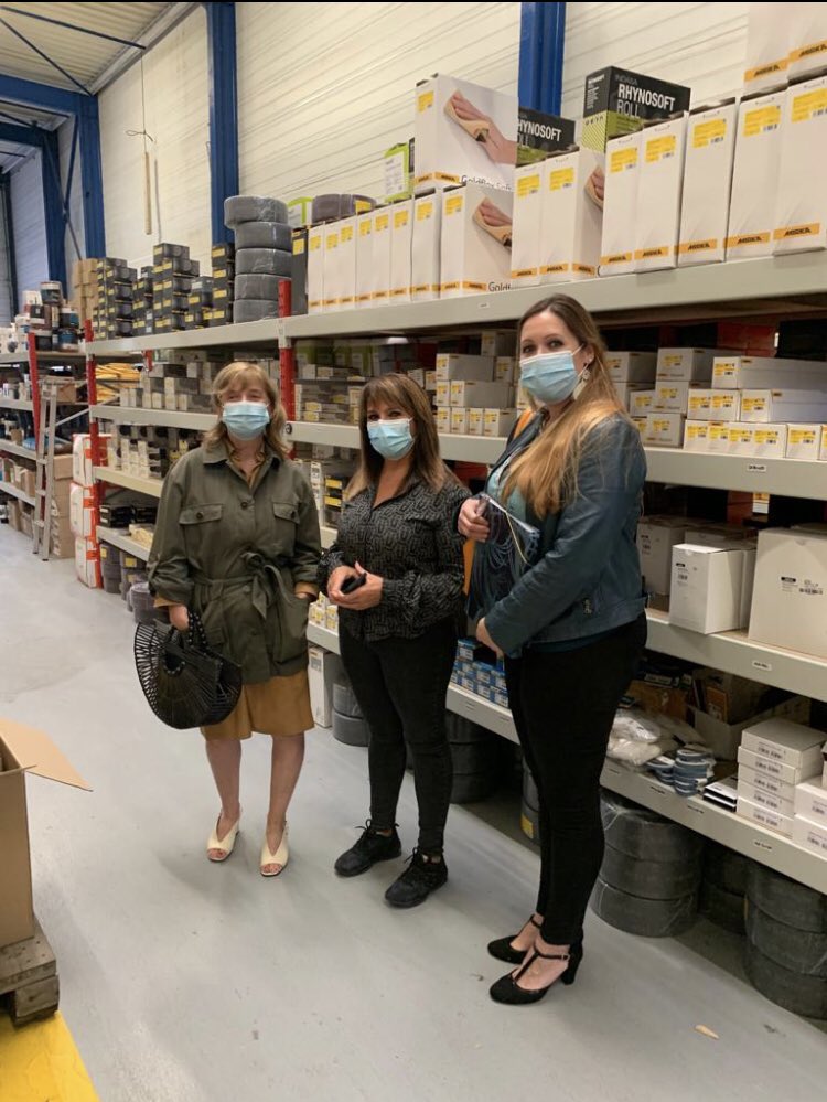 Ce matin, visite de <a href="/Nadine_CRINIER/">Nadine CRINIER</a> à l’agence de Brunoy! Au programme rencontre de l’entreprise Chroma Colors à Crosnes: distribution de peinture et outillage 👉1 Contrat aidé CIE signé et 2 postes de chauffeurs livreurs à pourvoir @poleemploi_IDF <a href="/CDEssonne/">Département de l'Essonne</a>  #TousMobilisés
