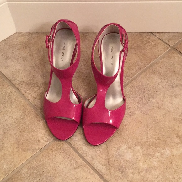 So good I had to share! Check out all the items I'm loving on <a href="/Poshmarkapp/">Poshmark</a> from @TheRxForTravel #poshmark #fashion #style #shopmycloset #levis #sperry #ninewest: posh.mk/T1a23q4xRhb