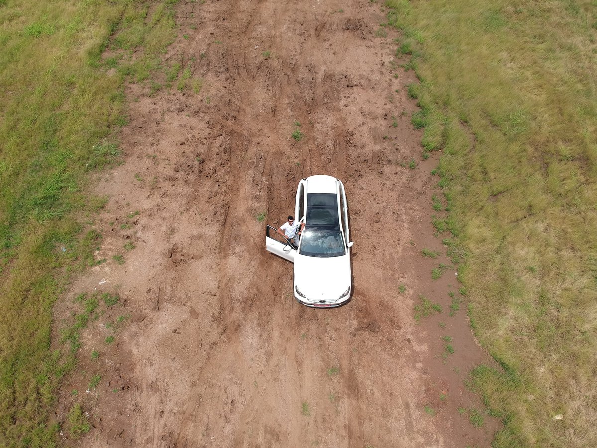 FasBeam's tweet photo. Guess the car, it's an easy one but the vehicle is quite rare in India! https://t.co/qFLHm8iQ0W