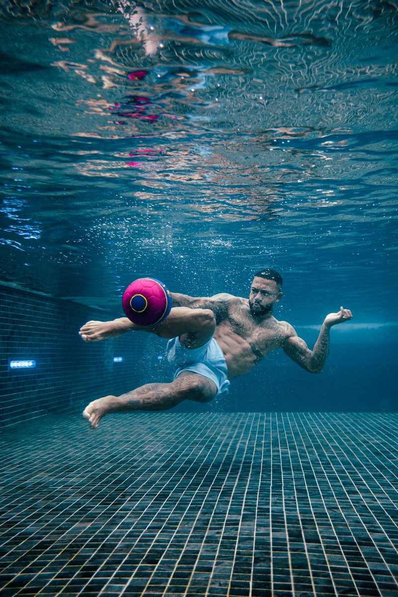 FCBarcelona's tweet image. 😏 Top travel essentials: a Barça ball