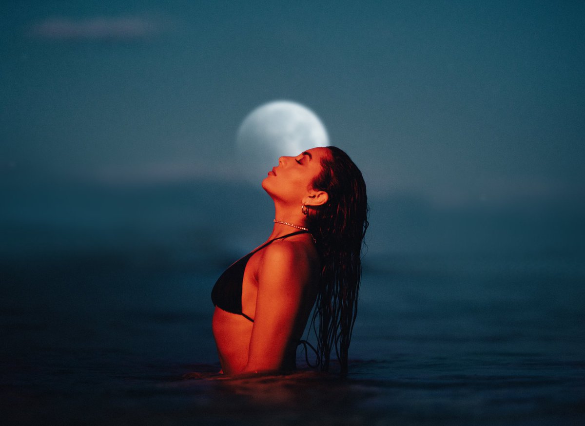 is400o's tweet photo. Hey, I’m a 22 year old photographer based in Sydney, Australia. Here is some of my work! I’d love to hear what you think 😊 #portfolioday #photographer https://t.co/ORxjqaKqFy