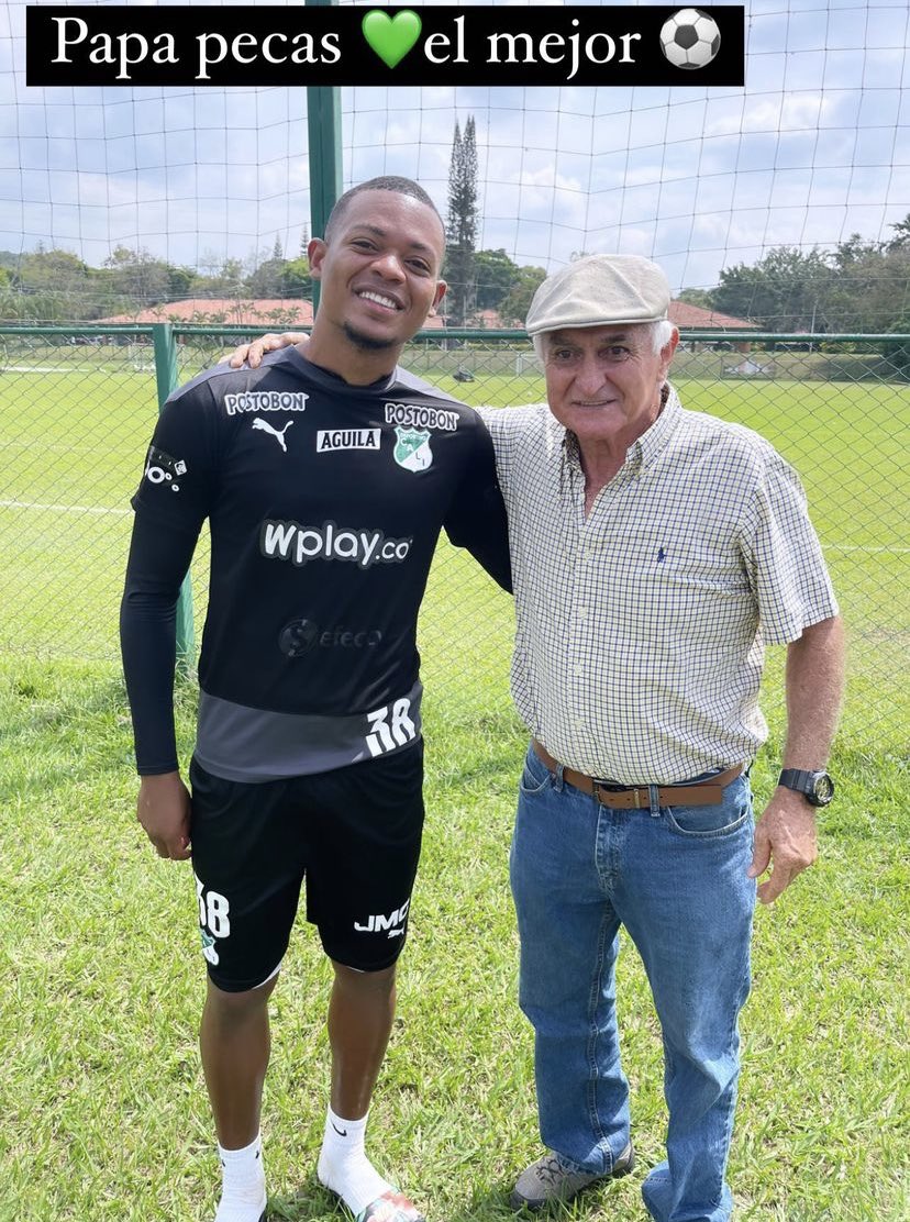 TeQuieroCali's tweet photo. La foto más hermosa que verás hoy 🤩🇳🇬👍💚⭐️⭐️ https://t.co/0gbk8P3PiT