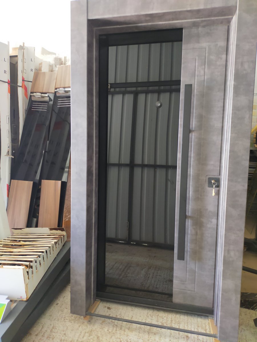 CelikkapiVe's tweet image. Star marka Çelikkapı mız 5,000 (beş binlira) tl