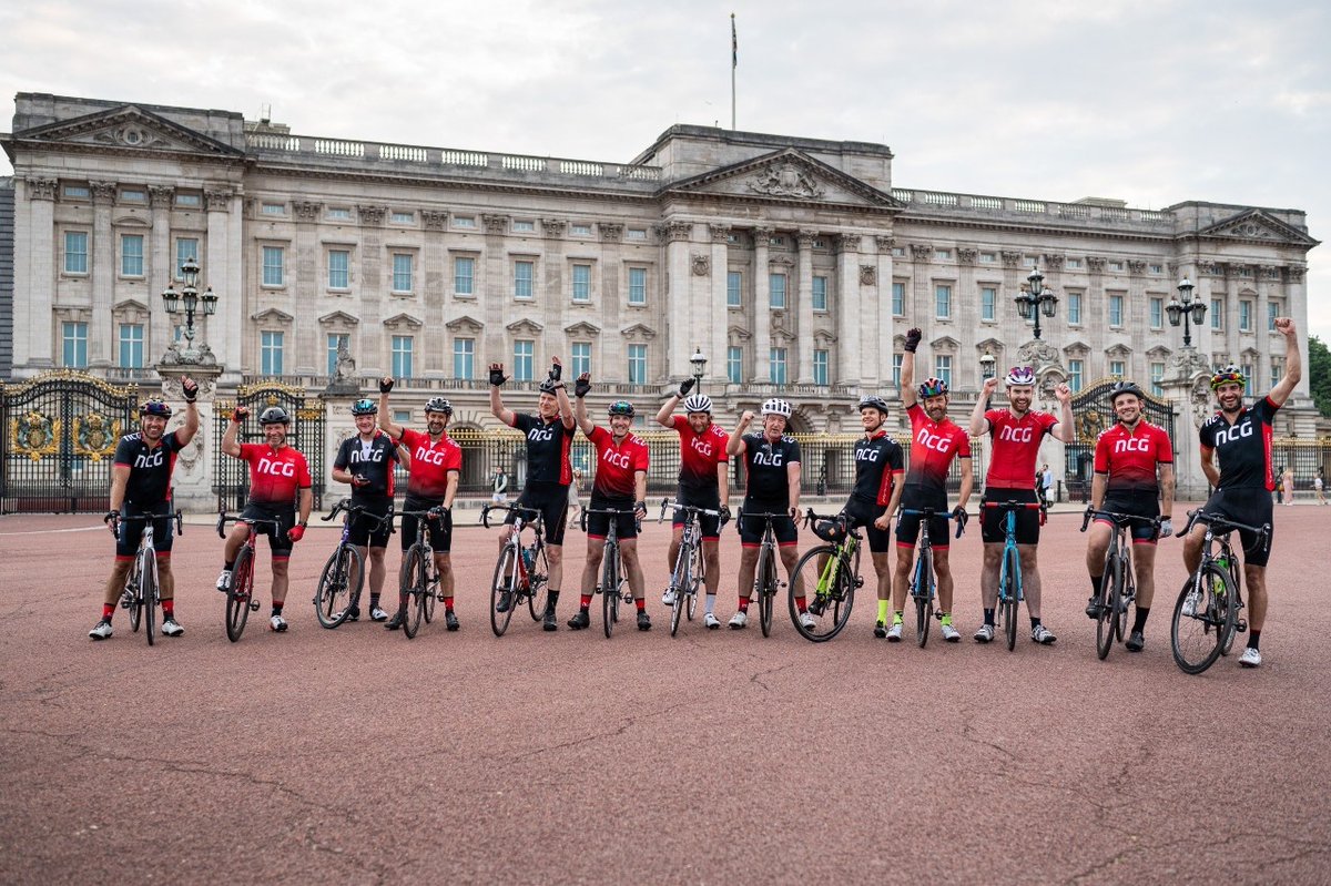 cheshirepolice's tweet photo. Cheshire Police officer Chris Buckley has done his bit for charity after completing a mammoth charity challenge, cycling from Nantwich to London in 16 hours while suffering from long Covid and nursing a knee injury👏 

Read the full story 👉 https://t.co/Fxp4TGfX0L https://t.co/l5JbMwQsf9