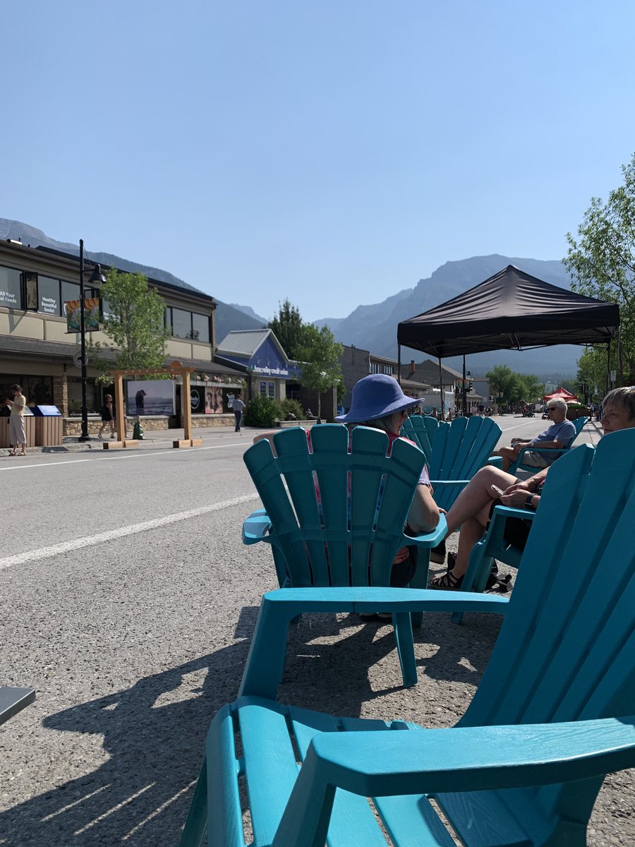 alijanepalmer's tweet photo. Spaces for people, not cars. #canmore #alberta #pathsforpeople #yeg #yegcc https://t.co/RXLHa7RVIT