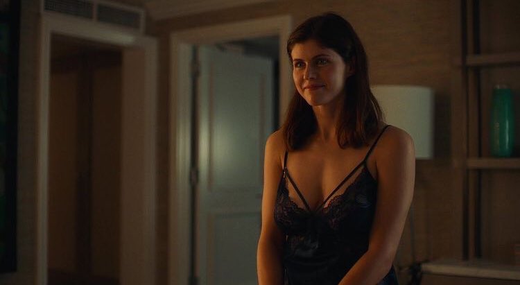 AlexandraDBRA's tweet photo. Alexandra Daddario como Rachel Patton no primeiro episódio de The White Lotus. Já assistiram?
#TheWhiteLotus https://t.co/xBSbgw7X1R