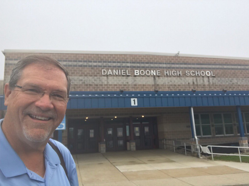 OHS_CoachScott's tweet photo. It’s good to be back! @DBASD #edinsight #coaching #SelfieswithScott https://t.co/2gAqZLBWIa