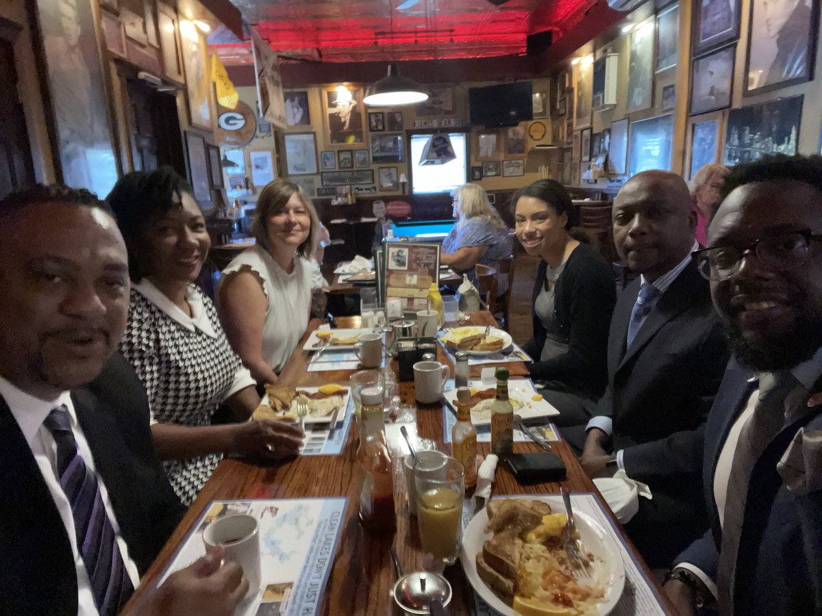 EconInclusion's tweet photo. #TeamCEI at breakfast today before kicking off a new project w/ @slcmnjobs to build racial #equity, #inclusion and #belonging with county employees and partners! @tonytollivermn @DeVonna2 Cay Kimbrell Michael Aromolaran Sam Ndely Genesis Sudderth https://t.co/UNLWourtj2