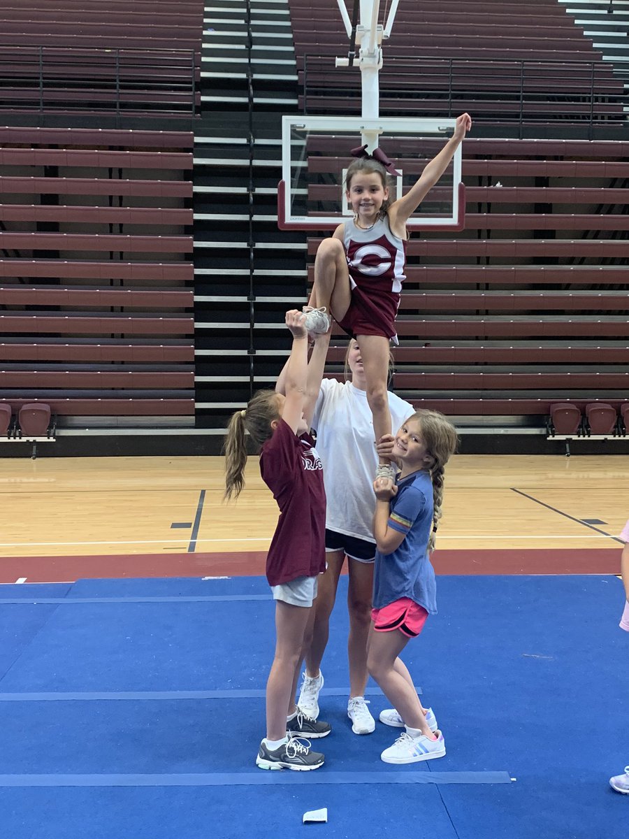 godragonscheer's tweet photo. Stunting the day away at CHS Cheer Camp! @GoDragonsGo_ Go Dragons! We love our future CHS cheerleaders! https://t.co/Uh976xz1CC