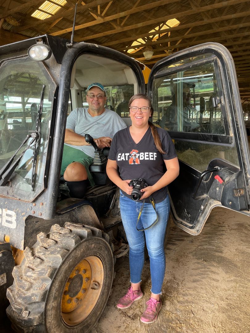 AgrAbilityPA's tweet photo. Great seeing @LancFarming reporter Courtney Love talking with farmer Garvin Schaffer. Thanks for stopping out to see his crop & beef operation and learn about his interaction with @AgrAbilityPA -- https://t.co/U2UDAK3re0
#agrability #lancasterfarming #agmedia #eatbeef https://t.co/X7fTxGLuwE
