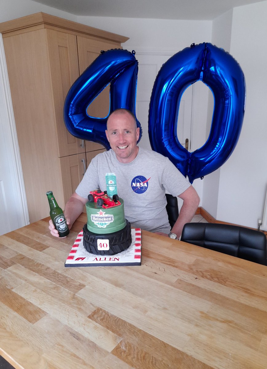 Happy 40th Birthday to my husband Allen 🍾🍾🍾
#traceofcakes
#f1
#formula1
#skysportsf1
#heineken 
#heinekenireland
#HappyBirthday