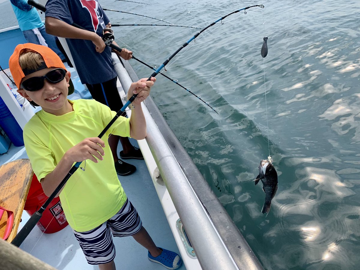ElliotSeries's tweet photo. This little guy, a Black Sea Bass, was not a keeper, but we had a fantastic time ocean fishing with @lazybonesmtk . 🌊 🐟  🎣 
*
Thanks for the great day, Captain Mike, Cathy and Serena. 🥰 #supportlocalbusiness 
*
#lazybonesmontauk #lazybonesmtk #supportlocal #gonefishing https://t.co/Eoar7u1j6z
