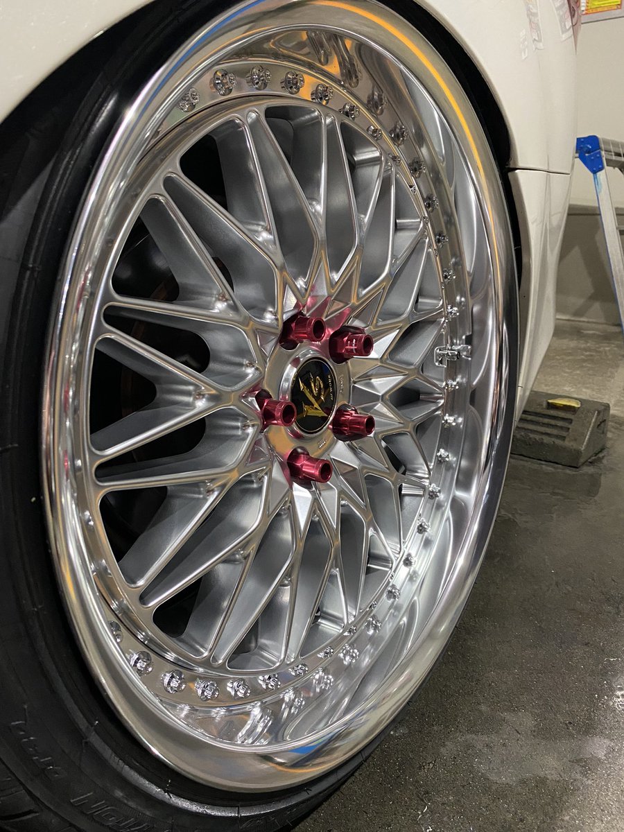 Syuuki6070's tweet photo. #車乗りとして軽く自己紹介 
#車好きと繋がりたい 
#GRX130 
ホイールを変えたので改めてします！
名前：ゆうき
性別：男
年齢：20代
愛車：GRX130 マークX中期
好きなもの：ドライブ車弄り
夜景撮り、洗車
ホイールが届いたのでこれからイベントとかに参加出来たらいいなと思ってます！よろしくです！ https://t.co/DDtPMzxRa8