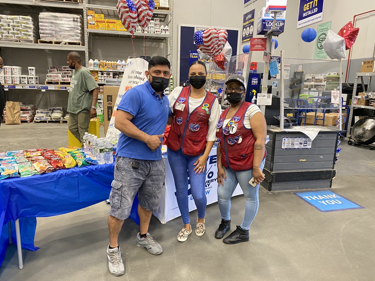OldManLevels's tweet photo. Heys Pro’s come join us at Lowe’s of Jersey City #1937 ⁦@JerseyCityLowes⁩ to celebrate you and how we appreciate your business with some treats , lunches, prizes and more. #allin #R30 #Just4Prosevent ⁦@josephcoscia5⁩ ⁦@AB_Market1372⁩ ⁦@frenche_kyle⁩ https://t.co/TaEl0Q7bLd