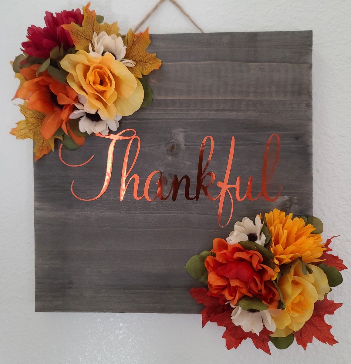 Lindstrom978's tweet photo. Excited to share the latest addition to my #etsy shop: Thankful Wall Hanging 
I absolutely LOVE this creation! 
 https://t.co/Rw9aKRhHTt #thanksgiving #silkflowers #thankful #red #orange #yellow #wallhanging #fallcolors #wool https://t.co/4O85N3sFlZ