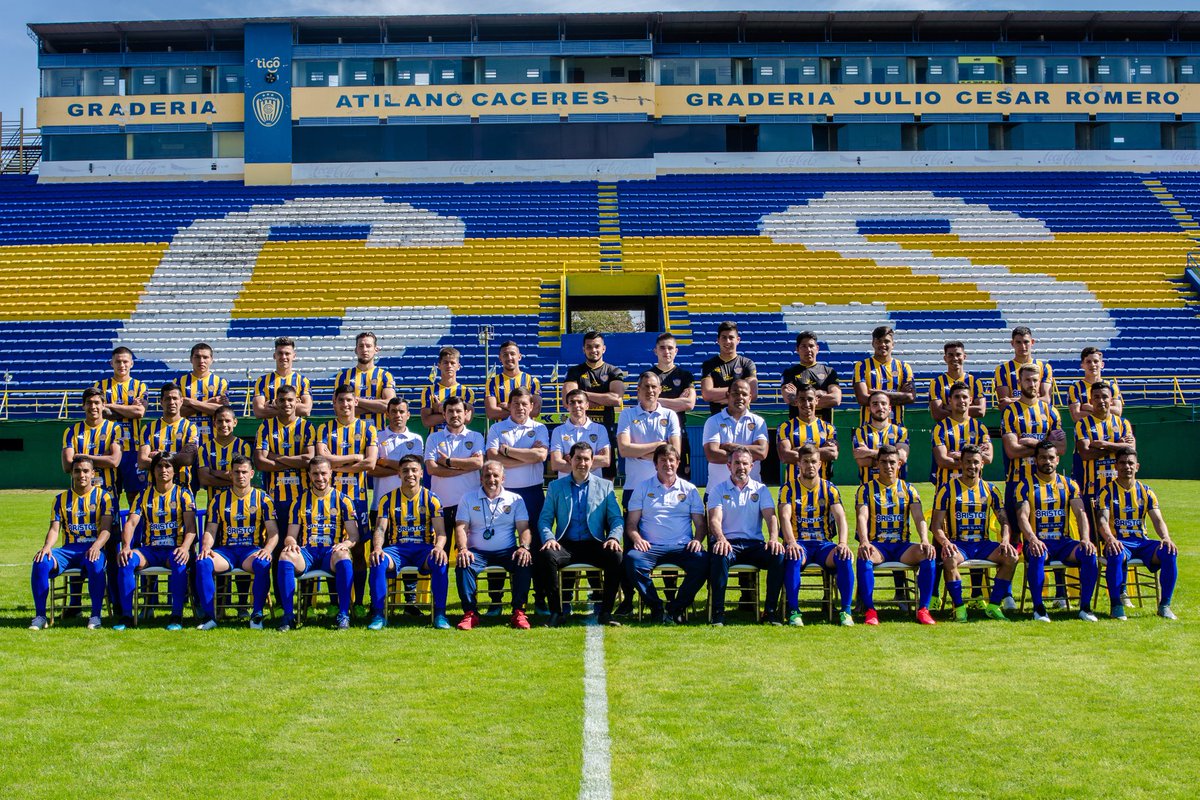 Este es el plantel del Centenario luqueño, Clausura 2021 🇺🇦🌟

Esta campaña volveremos a estar contigo... 🎶

Un club, una pasión, una ciudad, una República 💙💛

#UnidosSomosInvencibles🇺🇦