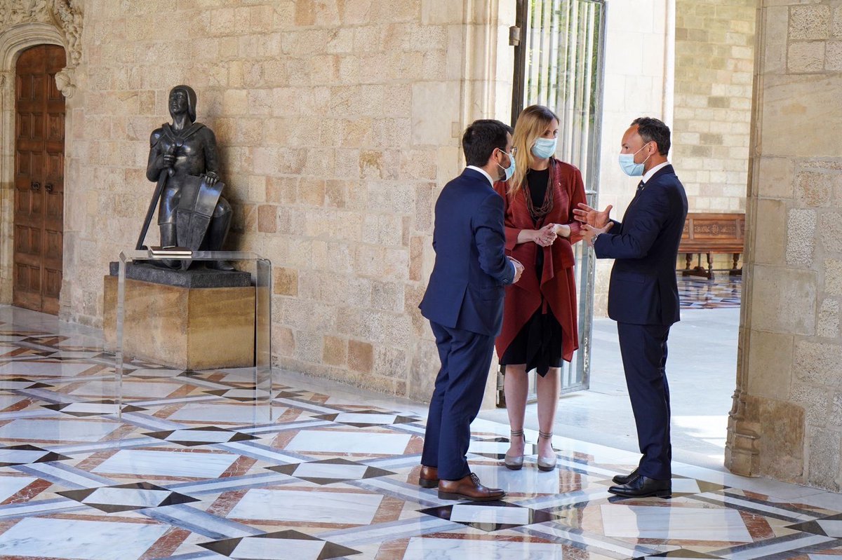 _VictoriaAlsina's tweet photo. La pandèmia de la COVID-19 ha fet evident la importància de treballar plegats amb països com Andorra, amb qui ens uneixen forts lligams culturals, socials i econòmics. Catalunya és casa vostra @XavierEspot @GovernAndorra https://t.co/hzT0faGvna