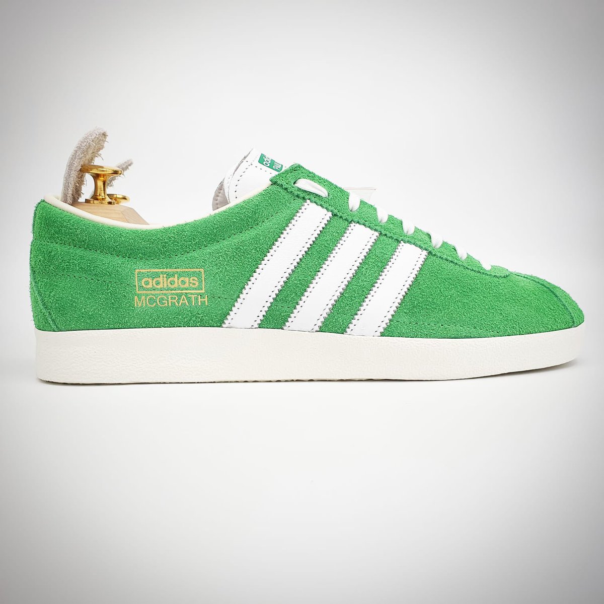 Recent work…..

Adidas Gazelle Vintage inspired by the legend that is <a href="/Paulmcgrath5/">Paul McGrath</a> 

RTs and feedback always appreciated 🙌