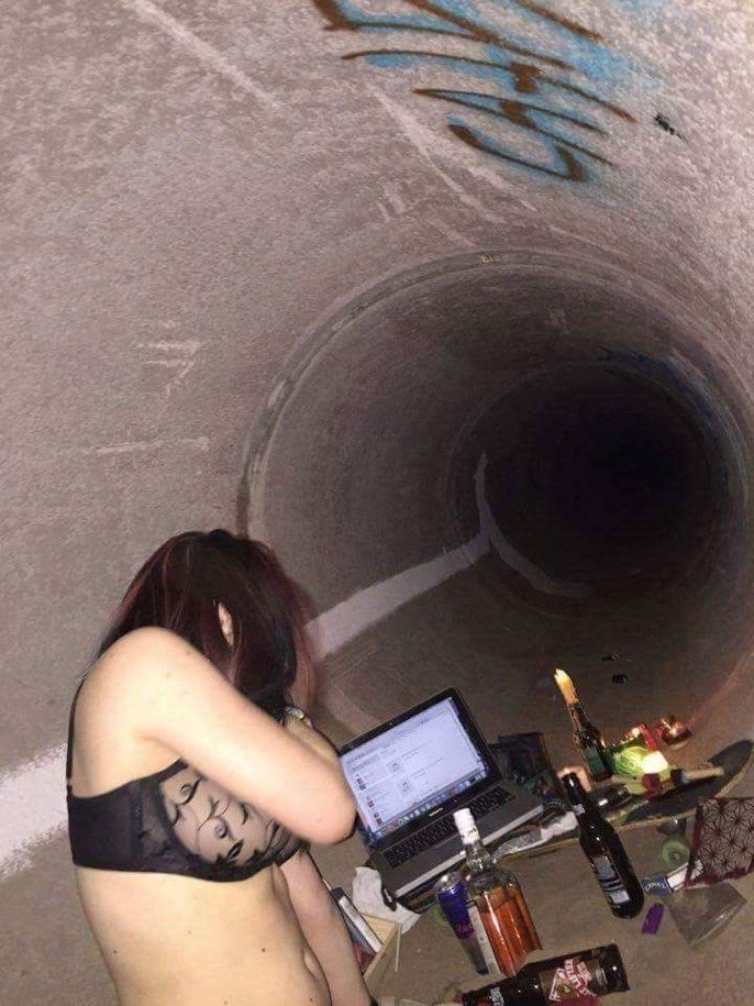 ahbahbravonils_'s tweet image. Ptit date entre non vacciné 😍