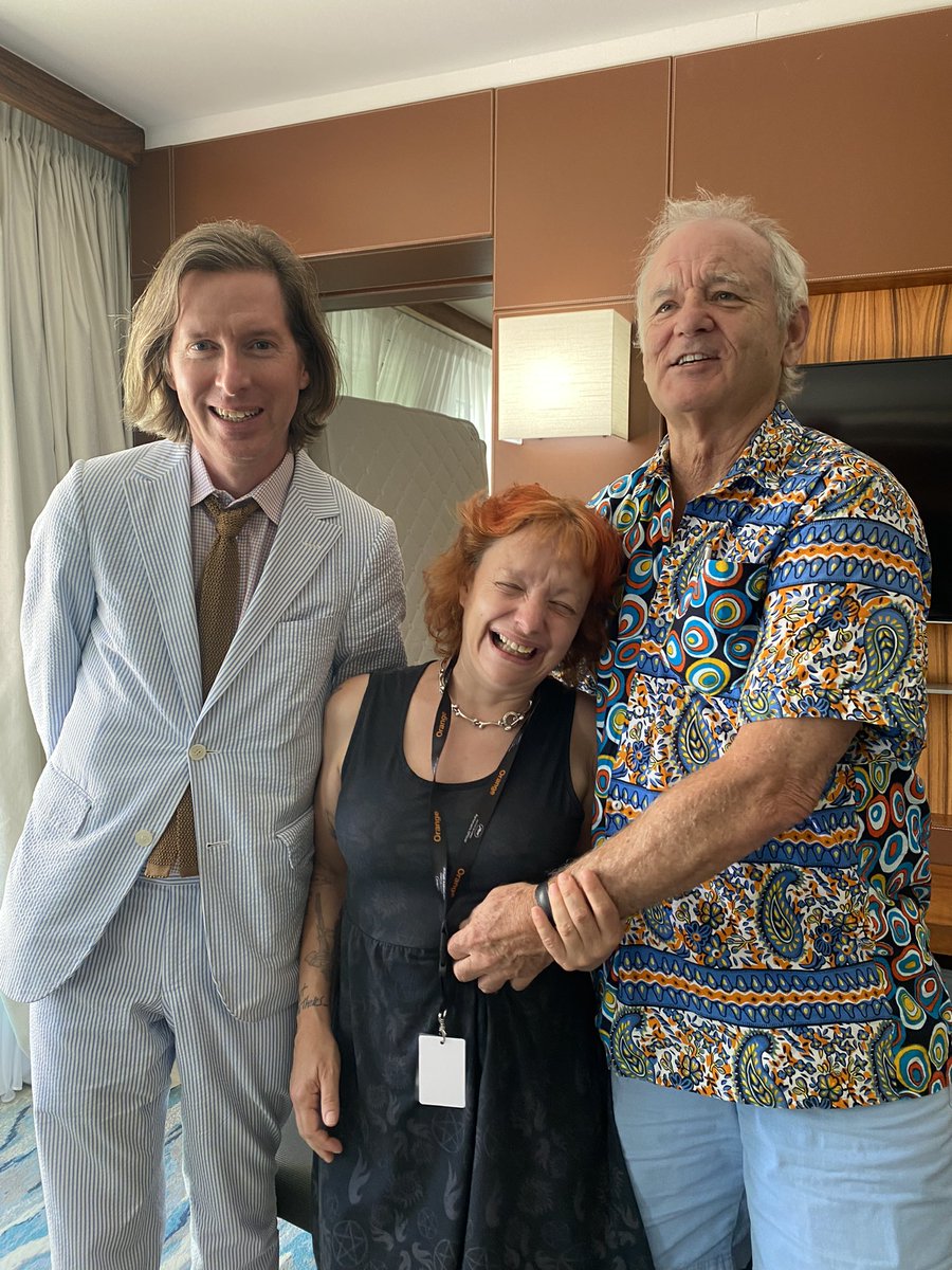 Caroklouk's tweet photo. Se faire chatouiller par #BillMurray avec #WesAnderson pour le réjouissant #TheFrenchDispatch @Festival_Cannes @20Minutes https://t.co/5guSU02g1z