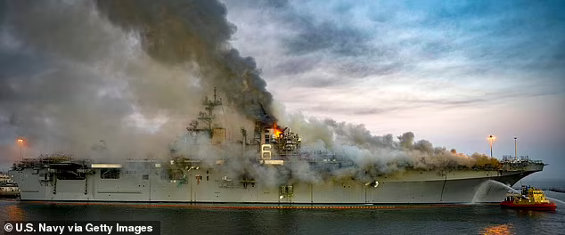 theoldgumtree's tweet photo. 米國海軍情況不妙

"US Navy is not fit for war because of risk averse, politically correct, control-freak top brass"

"Every officer is up to speed on diversity training. Not so much SHIP HANDLING. "

結果是一系列的意外： https://t.co/cRa94MeOa3