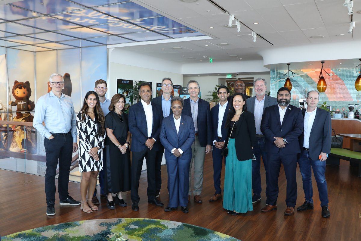 RheaplyInc's tweet photo. Proud to have joined @ChicagoMayor @LoriLightfoot and this amazing delegation of Chicago tech leaders to share the news with tech leaders and alumni living in the bay area about Chicago’s growing tech economy. #ComeBackToMoveForward @TechChicago
Visit https://t.co/5WL2cNFdm6 https://t.co/AJZwmExR5t