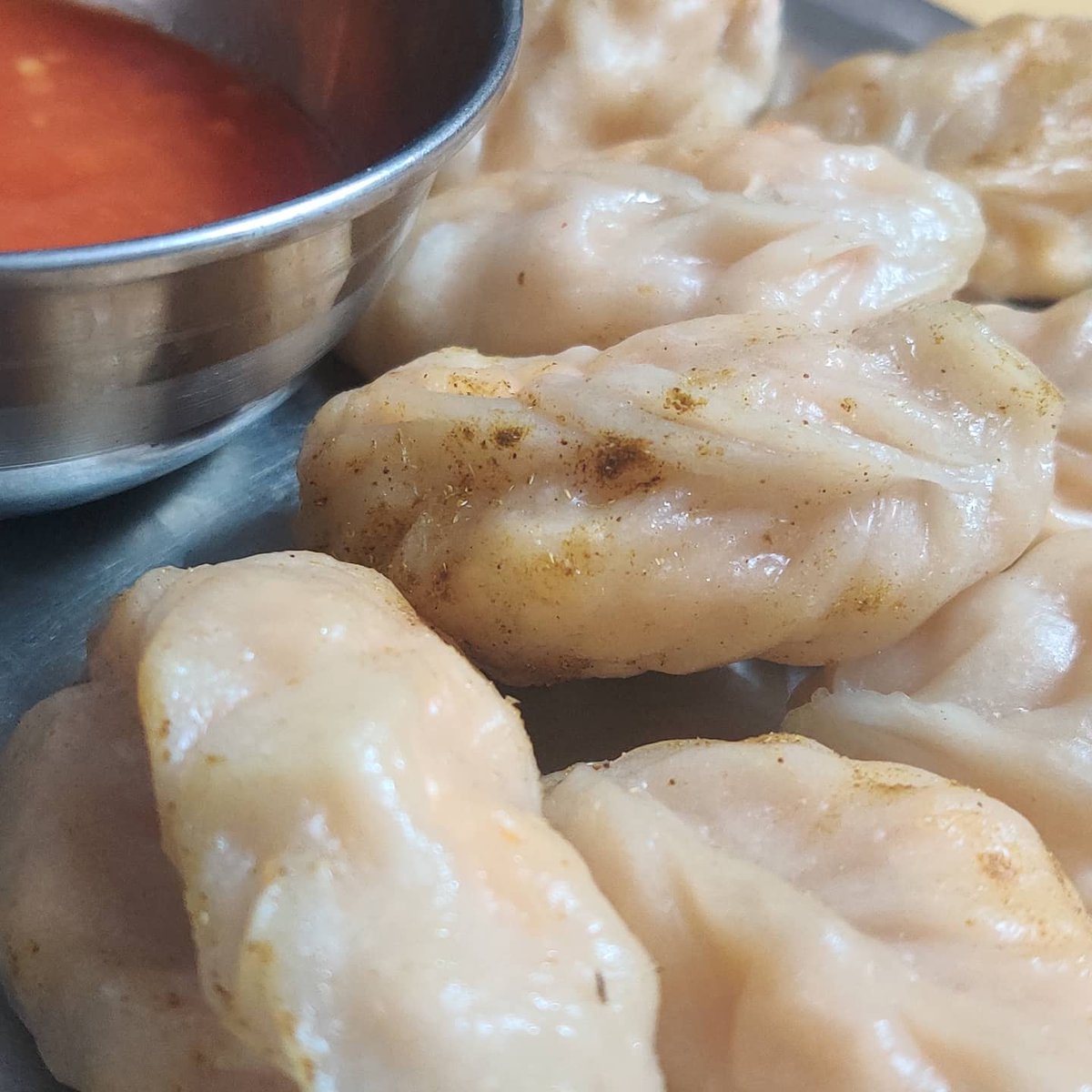 CookiteasyRecip's tweet photo. Paneer momos with spicy momo chutney 🤤🤤
#momolover #paneerlover #paneermomo #vegmomo #momos #spicychutney #foodie #food #cookiteasyrecipes #cookiteasy #youtuber #momochutney #foodphotography https://t.co/DFKzkqvRSv