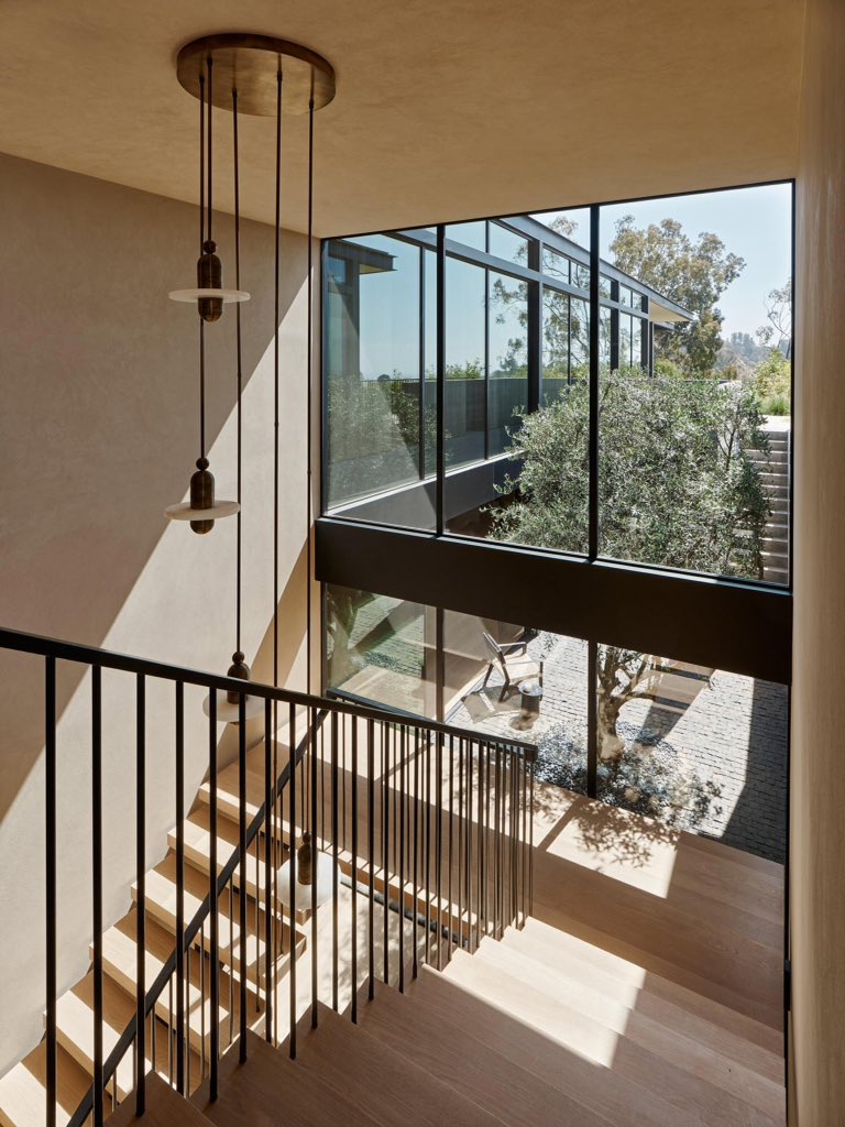 GrupoMontalvo's tweet photo. Carla Ridge Residence, Beverly Hills, California, USA

  #architecture #archi #architecturephotography #architect #architecturelovers #architectural #minimalism #minimalistic  #architecturedesign #archilovers #architecturestyle #architecturedaily #industrialdesign https://t.co/H1HnsxZNxC