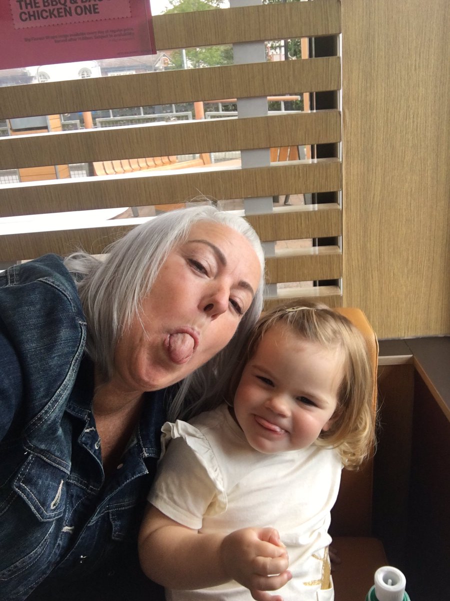 HeatonAmanda's tweet photo. After weekend nights. Just what was needed. #littlebestiefun/night and day ❤️ https://t.co/ayjHRAJmwH