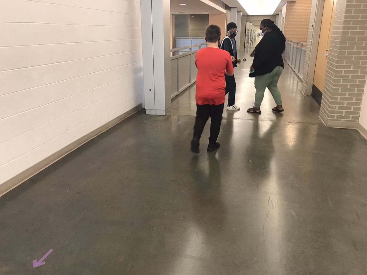 robbenson1995's tweet image. Hands-on learning at Ligon today! Students made hoop gliders and performed their 1st test run. One went 27’ &amp;amp; that is only a baseline! Improvements coming soon… #summerlearning #engineeringanddesign @DuvallTweets706 @APmcrae