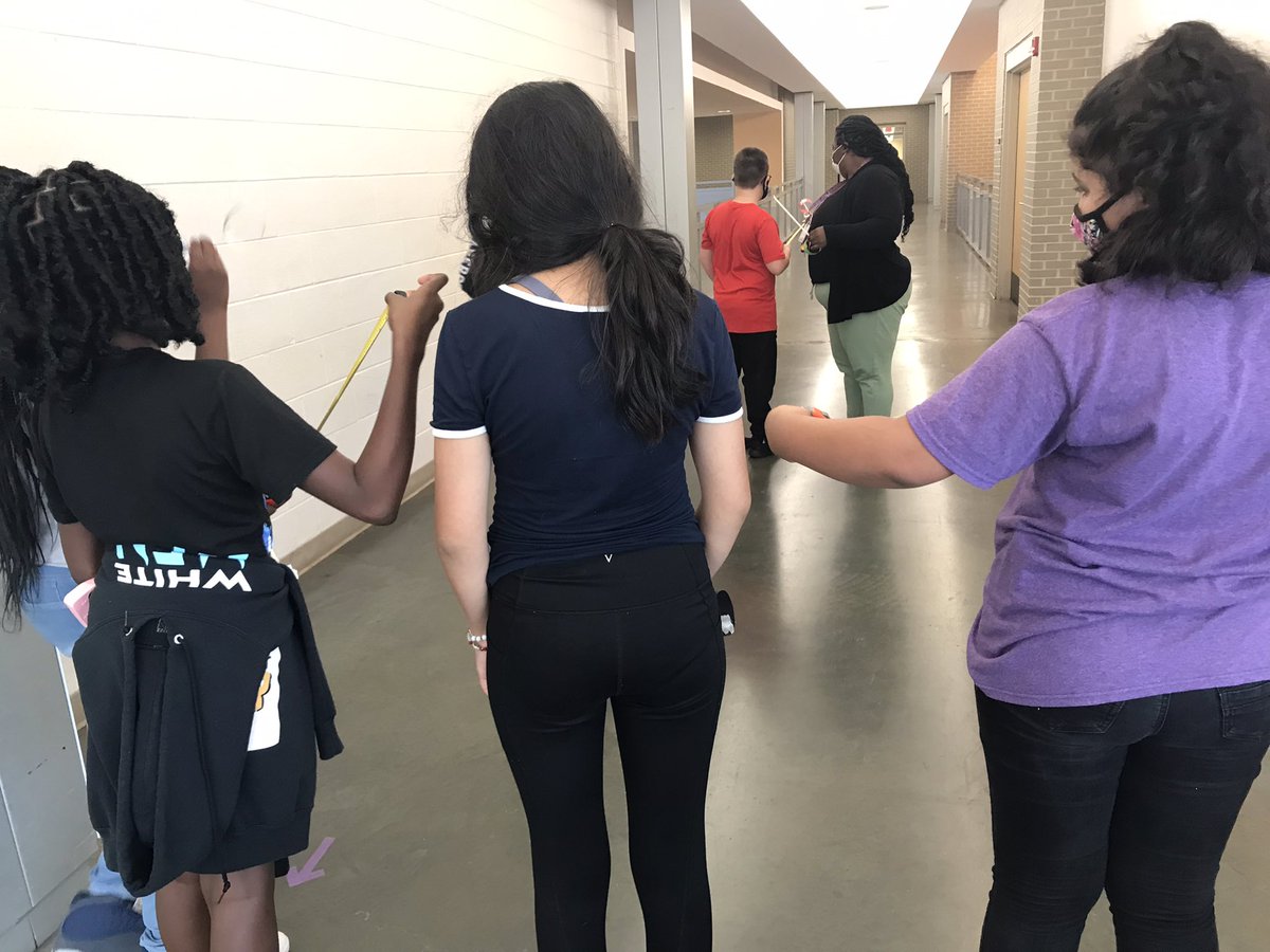 robbenson1995's tweet image. Hands-on learning at Ligon today! Students made hoop gliders and performed their 1st test run. One went 27’ &amp;amp; that is only a baseline! Improvements coming soon… #summerlearning #engineeringanddesign @DuvallTweets706 @APmcrae