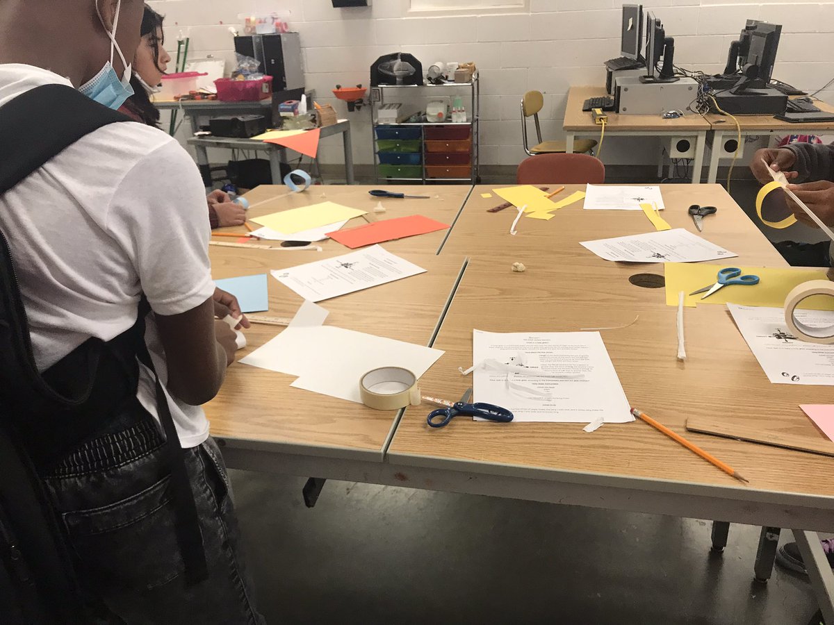 robbenson1995's tweet image. Hands-on learning at Ligon today! Students made hoop gliders and performed their 1st test run. One went 27’ &amp;amp; that is only a baseline! Improvements coming soon… #summerlearning #engineeringanddesign @DuvallTweets706 @APmcrae