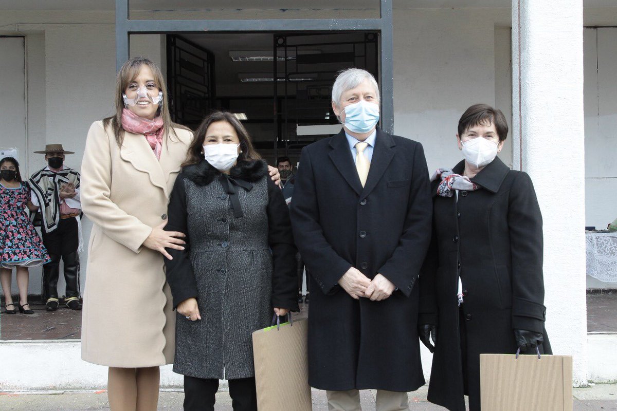 Hoy se da término a la Gobernación Provincial Llanquihue agradecemos a tod@s quienes apoyaron la gestión de más de 40 años de historia de este servicio público. En ceremonia Intendente @geisse_carlos,Gobernadora <a href="/LeticiaOyarceK/">Leticia Oyarce Kruger</a> y ex Gobernadores Provinciales y funcionari@s