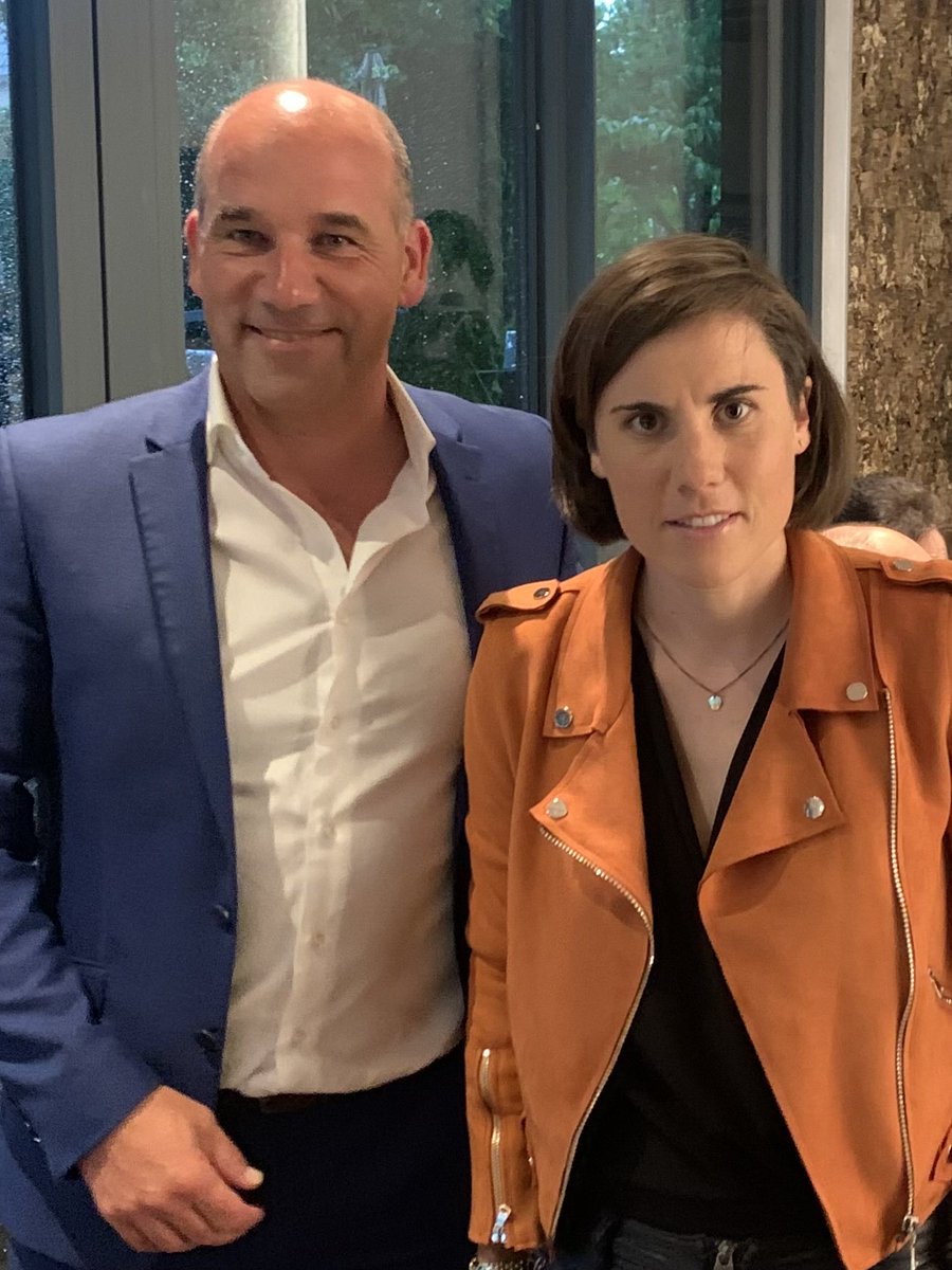 Mooie verdeling in de Lage Landen: ⁦⁦<a href="/Sannecant/">Sanne Cant</a>⁩ bij #TourdeL1mbourg, en ⁦<a href="/marijnfietst/">Marijn de Vries</a>⁩ bij ⁦<a href="/Vannieuwkerke/">Karl Vannieuwkerke</a>⁩. 
En gelukkig #ViveLeVelo weerterug waar het hoort, altijd een inspiratie
l1.nl/tour-de-l1mbou…