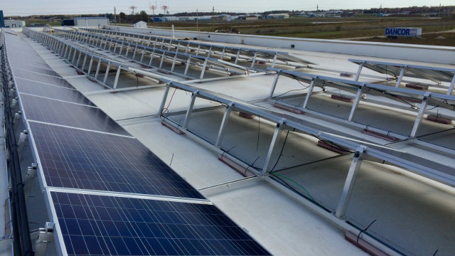 FMCGlobalSat's tweet photo. Delighted to share we have a Rooftop Solar PV System in London, ON on our FMC GlobalSat network! πππΆ
#solar #energy #solarpv #renewables #5G #4G #renewableenergy #solarenergy #broadband #Fmcglobalsat #iot #4GLTSAT #5GLTSAT #LondonOntario https://t.co/B3Q6Ja6DbP