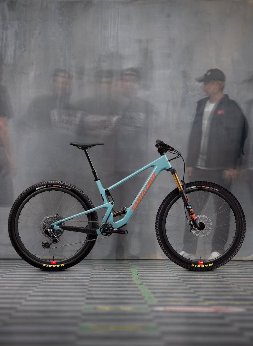 _RushSports_'s tweet photo. Santa Cruz have unveiled their complete 2022 colour palate 🎨 &amp; its🔥

Check the range out here https://t.co/tIspJUn2xW

2022 Blurs are available nationwide from your local Santa Cruz dealer, pre-orders available for other models like Tallboy, Stigmata and Megatower 👀

#WeRide🇿🇦 https://t.co/4beBhEDTVL