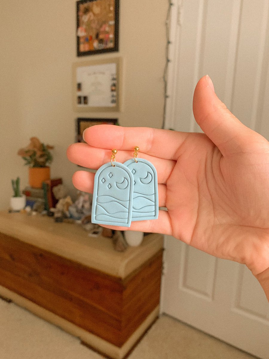 madebymn's tweet photo. I still have a bunch of earrings left in my shop!❤️ click the link to shop now! I’m sending out orders tomorrow🌿🌊

https://t.co/Lclwb6EAM3 https://t.co/8Gqtaxa1VC