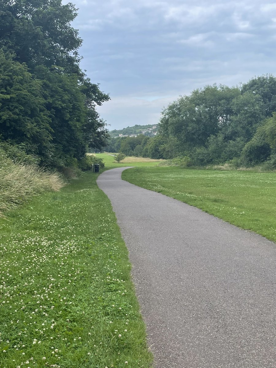 Needing to up my run lengths so 15k in the bag for me… stared out hot &amp; sweaty &amp; ended up finishing in a lovely summer shower <a href="/ApparentlyWeRun/">Ashley & Shelley 🏃🏻‍♀️🏃🏼‍♂️💚🖤🌳</a> <a href="/RunATWorld/">Run Around The World</a> #teamwest #runaroundtheworld #summerrunning #bristolrunning #running