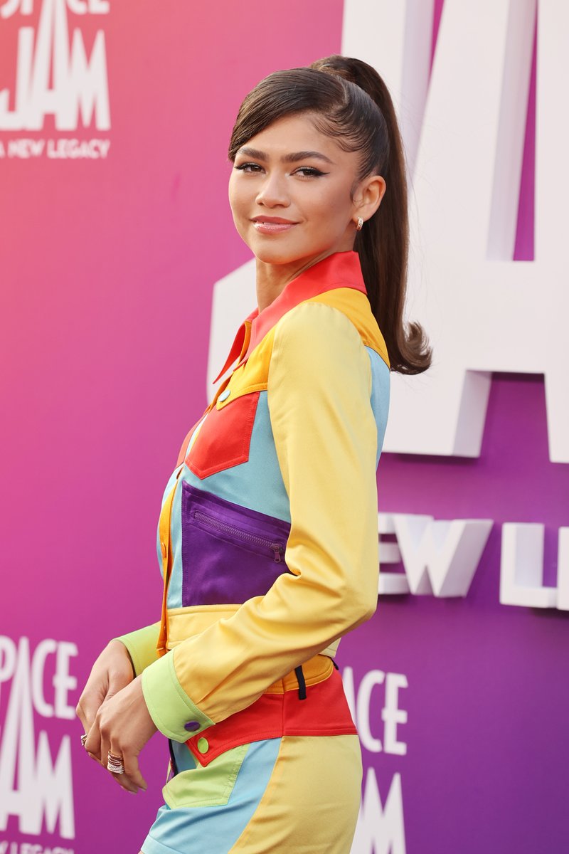 MTV's tweet photo. Just came here to say... 

@Zendaya on the #SpaceJamMovie carpet!!! 🏀✨ https://t.co/aE6hgygI56