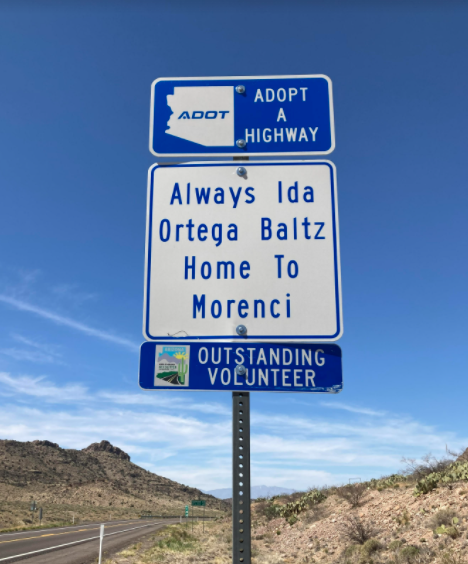 ArizonaDOT's tweet photo. Adopt a Highway: What are all those signs about? 

They recognize volunteer and business groups that clean litter along 2-mile-stretches of Arizona highways. 

Join others who clean litter for community spirit or to honor loved ones!  

https://t.co/1ULT3juLCH #aztraffic https://t.co/Uj0V24YUcJ