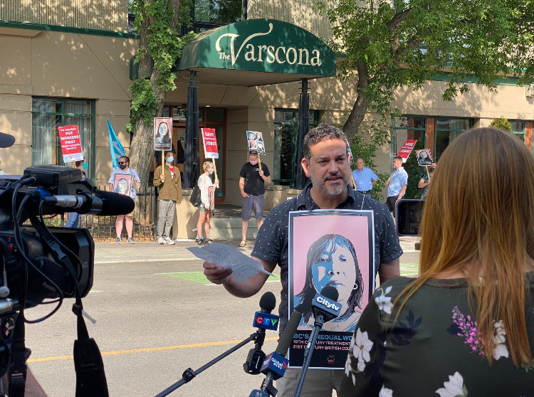 Gil McGowan (@gilmcgowan) on Twitter photo Today, on behalf of the âŠ<a href="/ABFedLabour/">Alberta Federation of Labour</a>â© and in cooperation with âŠ<a href="/UniteHere40/">Unite Here Local 40</a>â©, I issued a boycott deadline of Aug. 8 to DSDL, the South Korean owners of the Varsona, Meterra and Matrix hotels in #yeg. Mistreatment of workers has consequences! #Solidarity #canlab Today, on behalf of the âŠ<a href="/ABFedLabour/">Alberta Federation of Labour</a>â© and in cooperation with âŠ<a href="/UniteHere40/">Unite Here Local 40</a>â©, I issued a boycott deadline of Aug. 8 to DSDL, the South Korean owners of the Varsona, Meterra and Matrix hotels in #yeg. Mistreatment of workers has consequences! #Solidarity #canlab