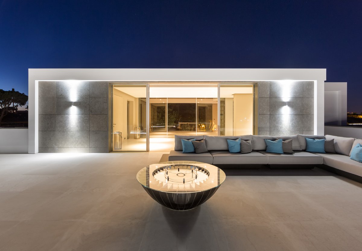 RivelinUK's tweet photo. This Rivelin Seattle firepit is the perfect focal point for this luxury villa. Made in Sheffield, UK from 316 stainless steel with a brushed and electropolished finish for aesthetics and to combat the corrosive, mediterranean coastal climate.  https://t.co/y33S0Cpl7k https://t.co/ngdhbqcysa