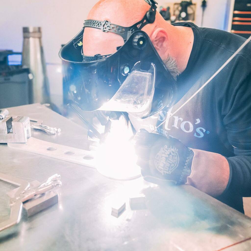 justvoss's tweet photo. Sometimes I actually get to do outside work. This is a sprocket cover for a custom bike build. #tigwelding #aluminumwelding #fronius #froniususa #welding #perfectwelding #custombike https://t.co/84n2eJOuKa https://t.co/wUq4vEm1VB