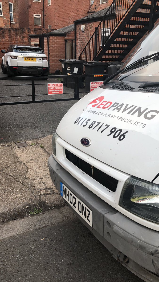 BridalsOpulence's tweet photo. @edpavingltd can you come an move this please https://t.co/LPa6ElKZms