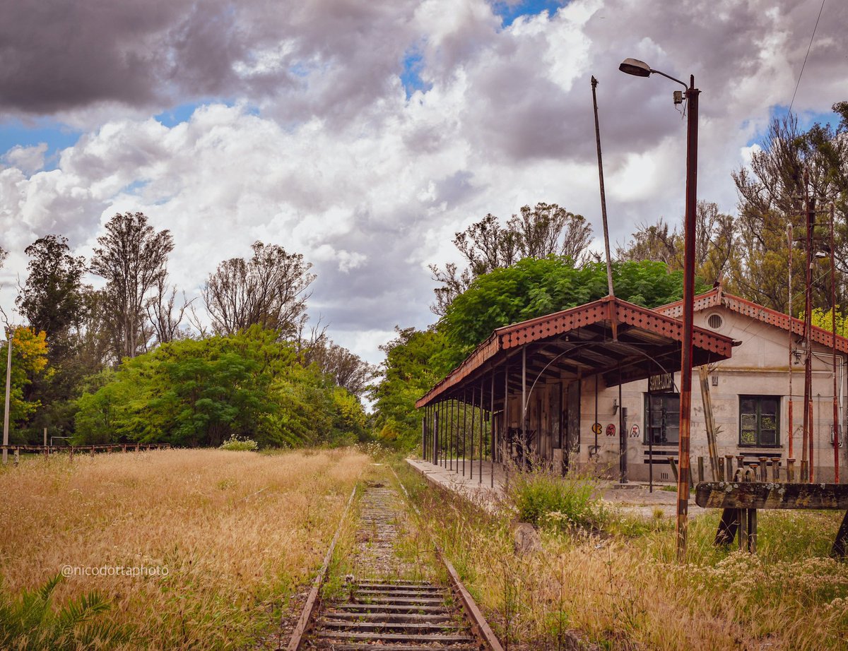 nicodottaphoto's tweet photo. Abandoned train station
#trainstation #train #trainrail #abandoned #abandonedplaces #oldtrainstation #uruguay #santalucia #lostplaces #lostphotos #estaciondetren #trenes #abandonado #nikonphotography #photography #photooftheday https://t.co/0eQiMLYzFP