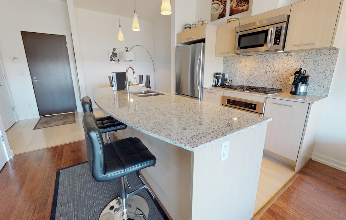 PremiereSuites's tweet image. From just $105/night, our furnished suites in Edmonton's Century Park Regent deliver so much more than a hotel, from fully equipped kitchens to fireplaces and separate bedrooms. #vacationrentals #executivesuites #insurancehousing ow.ly/M9SG50Ft9nP