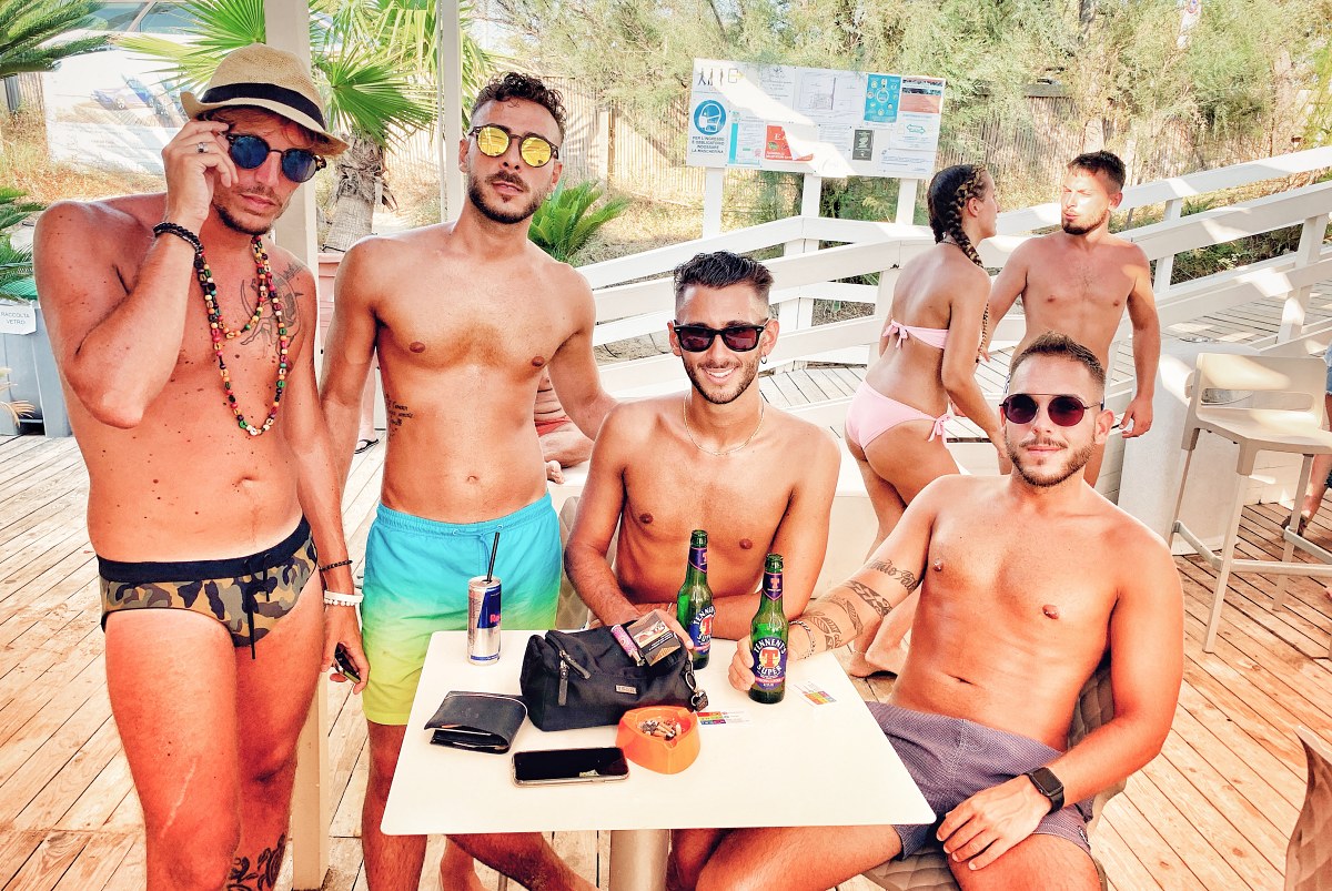 wolfyy Gay Travel 🐺 tweet media