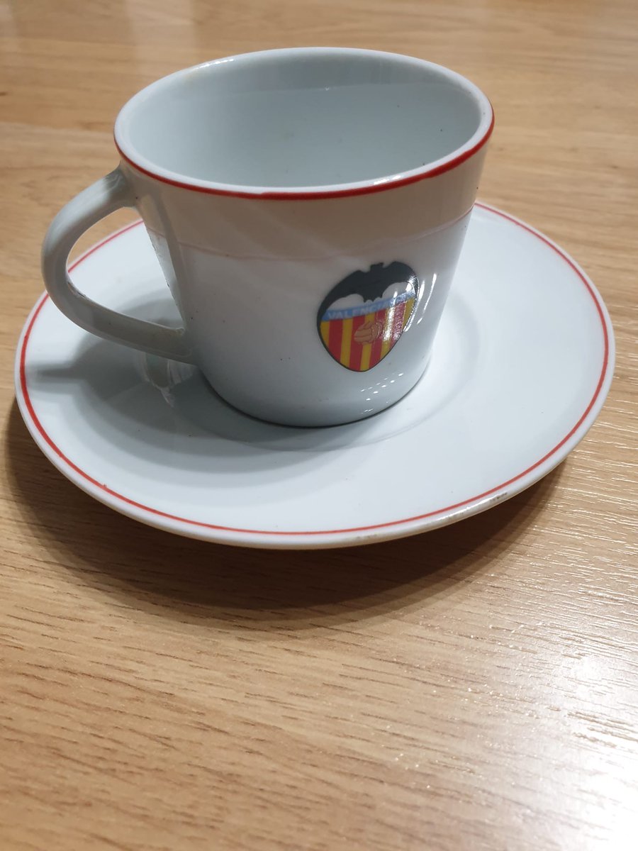MundoMestalla's tweet photo. Aquí os dejamos el SORTEO que os prometimos por los 10K seguidores. Los únicos requisitos para participar son: SEGUIR la cuenta y darle RT a este tweet.

En 24h daremos el nombre del ganador🤞🏼

Gracias a todos por ayudarnos a seguir creciendo, mucha suerte y AMUNT VALENCIA 🦇 https://t.co/46rMW5QwnC