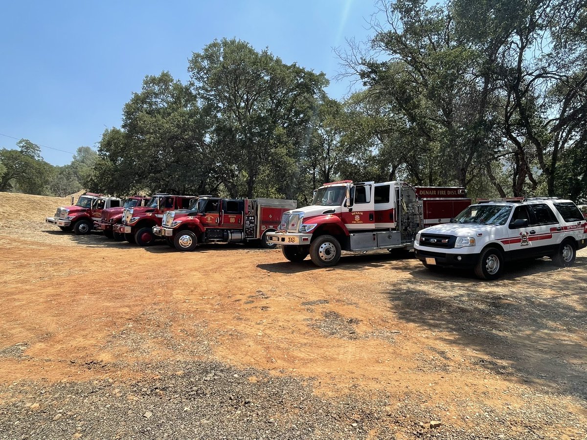 stanconfirepio's tweet photo. XST4200c at the #riverfire worked overnight and into yesterday putting in hose lays as well as assisting in firing operations. After getting last night off they are back on the fire currently in staging. #denairfire #turlockruralfire #keyesfire #burbankparadisefire #SCFPD https://t.co/lCBdLJcG1T